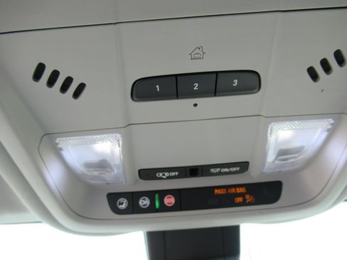 Used 2020 Chevrolet Equinox Premier FWD image 27