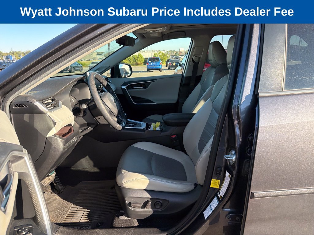 Used 2020 Toyota RAV4 Limited AWD/4WD image 20