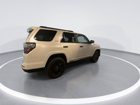 Used 2019 Toyota 4Runner Limited AWD/4WD image 7