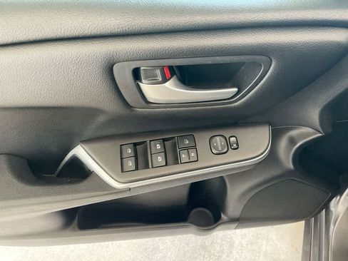 Used 2016 Toyota Camry SE FWD image 13