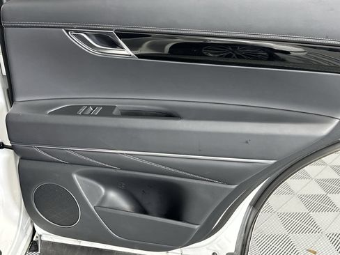 Used 2025 Genesis GV80 2.5T Standard AWD/4WD image 31