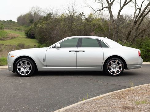 Used 2013 Rolls-Royce Ghost image 3