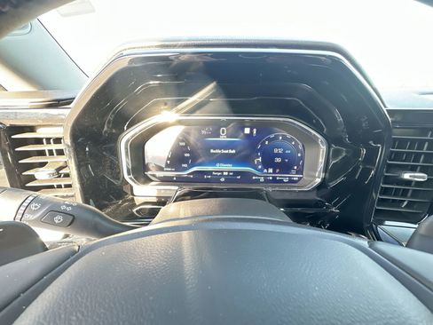 Used 2025 Chevrolet Silverado 1500 LT Trail Boss w/ Convenience Package II AWD/4WD image 12