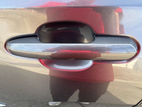 Used 2025 Toyota RAV4 XLE w/ Convenience Package image 41