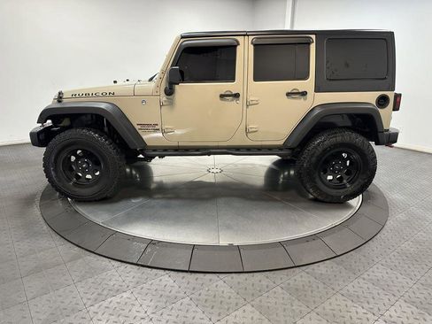Used 2018 Jeep Wrangler Unlimited Rubicon w/ Connectivity Group image 8