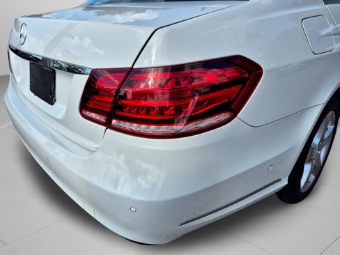 Used 2016 Mercedes-Benz E 350 Sedan w/ Premium Package image 38