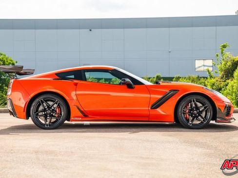 Used 2019 Chevrolet Corvette ZR1 RWD image 13
