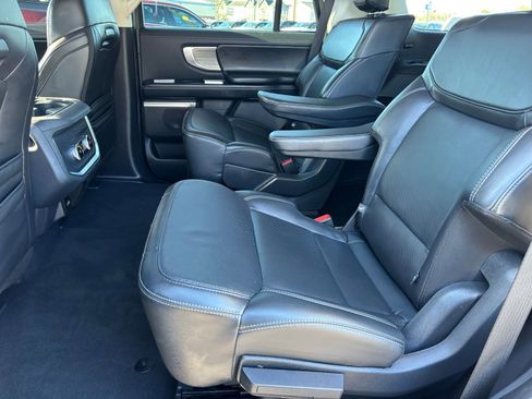 Used 2025 Ford Expedition Platinum AWD/4WD image 20