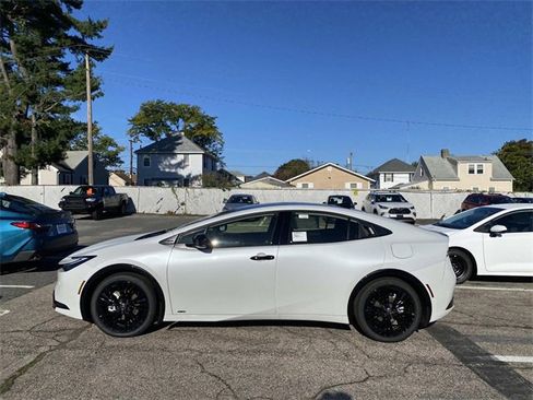 New 2026 Toyota Prius AWD image 3