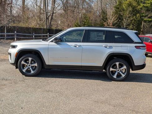 New 2026 Jeep Grand Cherokee Limited AWD/4WD image 6
