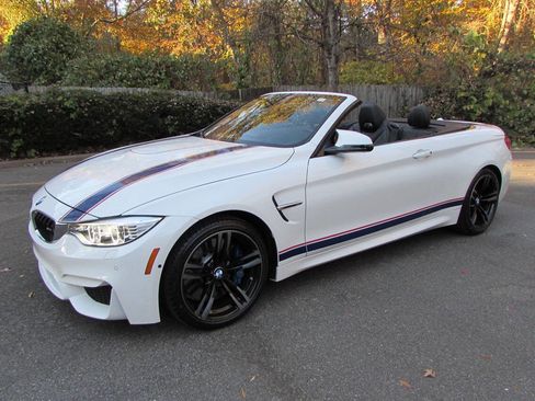 Used 2015 BMW M4 Convertible image 2