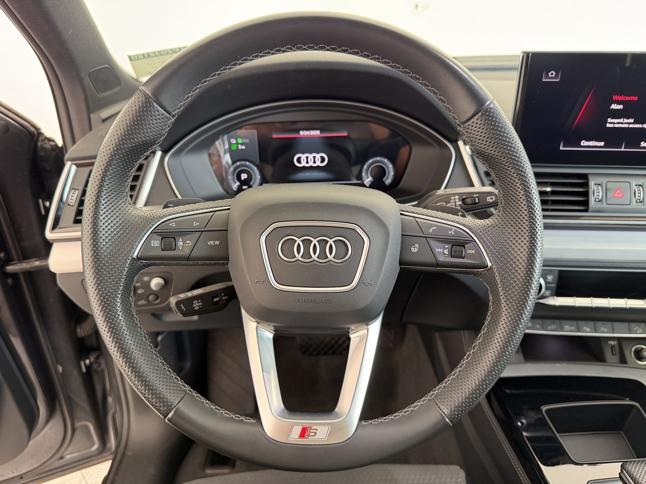 Used 2023 Audi Q5 e Prestige w/ Prestige Package AWD/4WD image 11