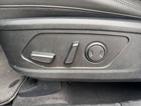 Used 2024 Kia Sorento S FWD image 23