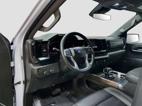 Used 2026 Chevrolet Silverado 1500 LT Trail Boss w/ Convenience Package II image 9