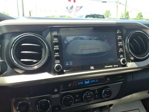Used 2021 Toyota Tacoma Limited AWD/4WD image 19