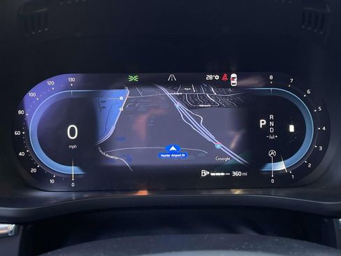 Used 2023 Volvo XC60 B5 Plus w/ Climate Package image 14