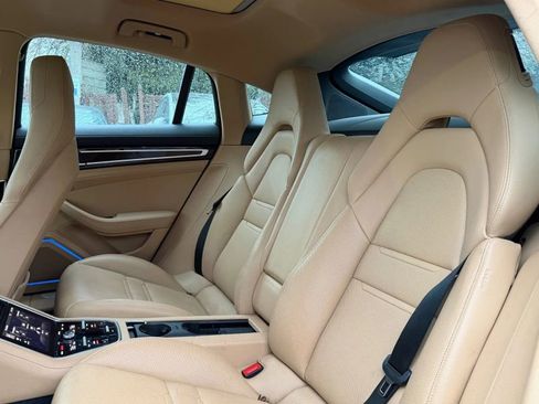 Used 2018 Porsche Panamera 4S image 15