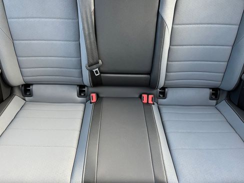 Used 2025 Volkswagen Jetta SE image 38