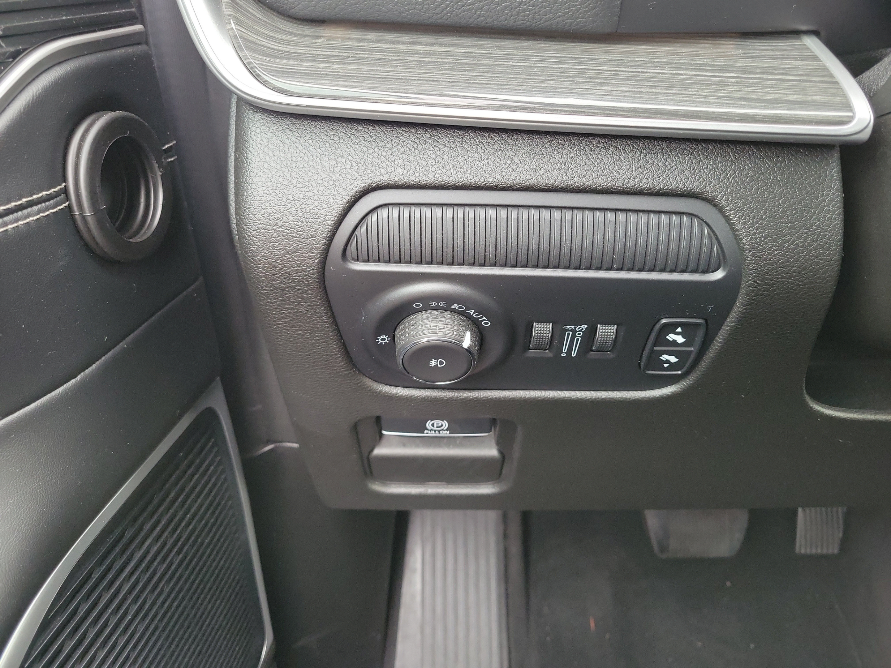 Used 2022 Jeep Wagoneer Series II AWD/4WD image 25