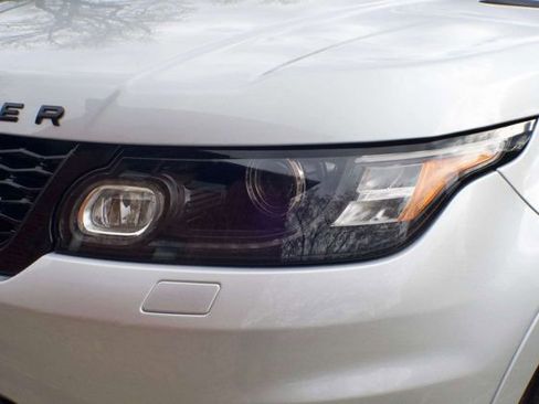 Used 2017 Land Rover Range Rover Sport SVR image 10