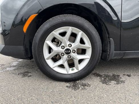 Used 2020 Kia Soul S FWD image 25