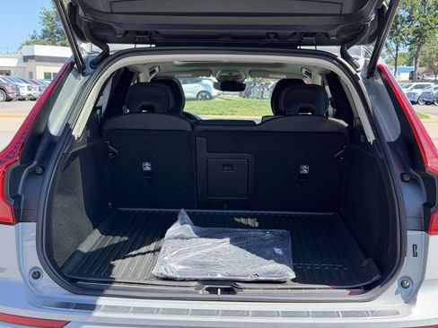 Used 2024 Volvo XC60 B5 Plus w/ Protection Package Premier AWD/4WD image 13