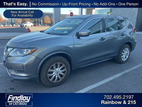 Used 2018 Nissan Rogue S image 2