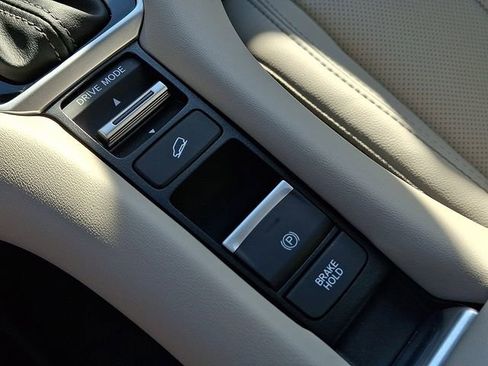 Certified 2026 Honda HR-V EX-L image 26