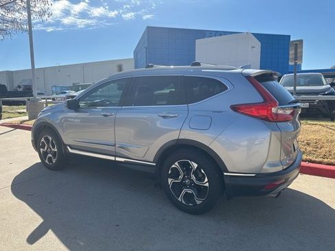 Used 2019 Honda CR-V Touring image 3