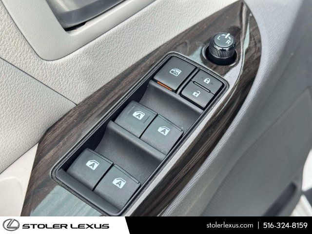 Used 2019 Toyota Sienna XLE w/ XLE Navigation Package AWD/4WD image 22