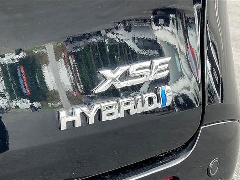 Used 2021 Toyota Sienna XSE w/ XSE Plus Package image 9