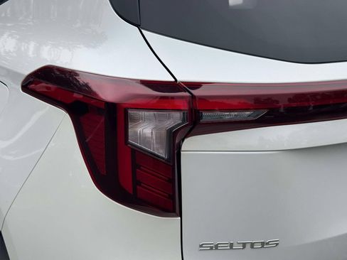 Used 2024 Kia Seltos SX w/ SX Sunroof Package AWD/4WD image 9