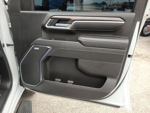 Certified 2025 Chevrolet Silverado 2500 LTZ w/ LTZ Convenience Package image 9