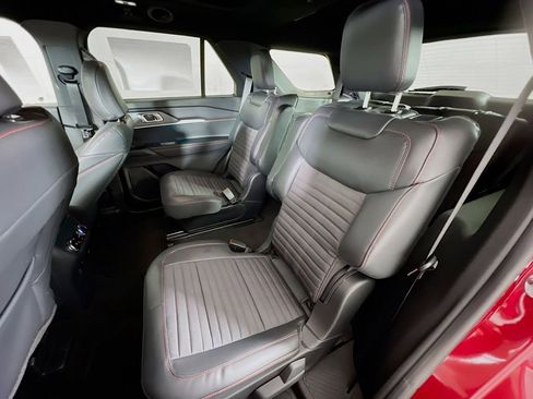 New 2026 Ford Explorer ST-Line w/ ST-Line Street Pack image 31