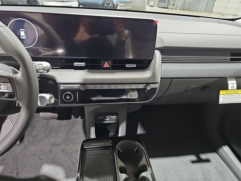 New 2026 Hyundai Ioniq 5 SEL image 21