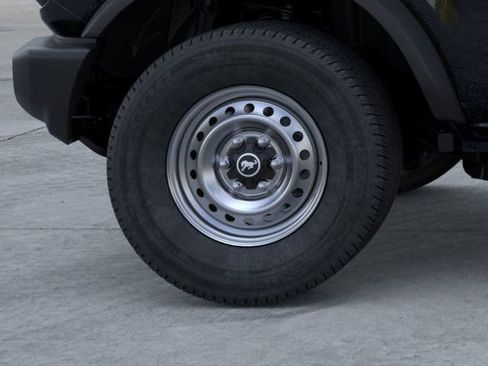 New 2025 Ford Bronco 4-Door image 21