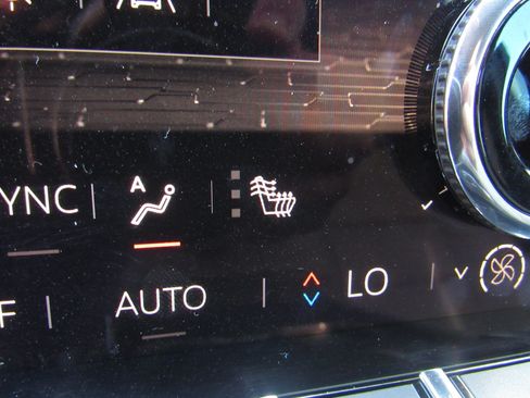 Used 2024 GMC Acadia Elevation w/ Luxury Package FWD image 21