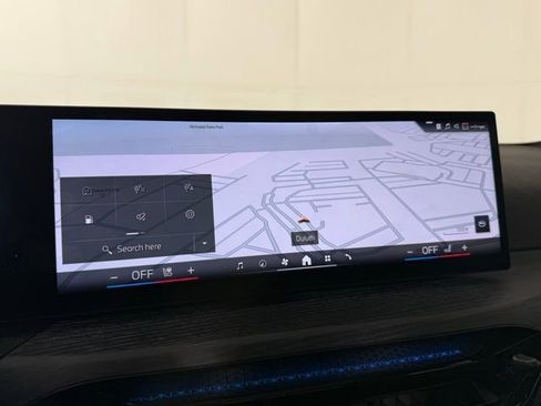 Used 2025 BMW 330i xDrive Sedan w/ Convenience Package image 16