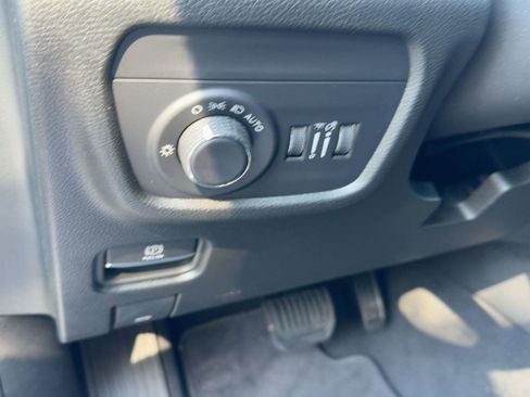 New 2025 Jeep Grand Cherokee Altitude image 19