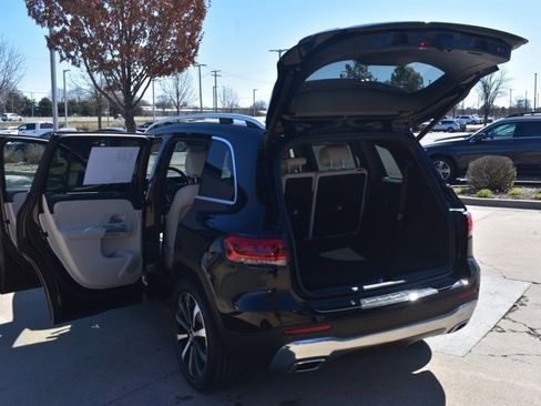 Used 2022 Mercedes-Benz GLB 250 4MATIC image 17