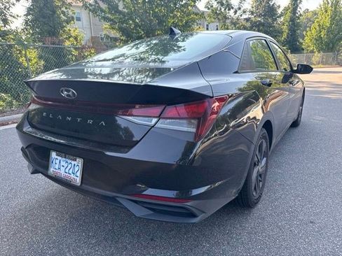 Used 2021 Hyundai Elantra SEL w/ Convenience Package FWD image 13