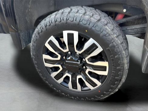 Used 2024 GMC Sierra 3500 Denali Ultimate AWD/4WD image 16