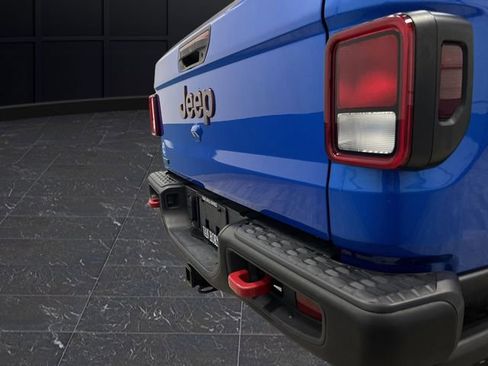 Used 2023 Jeep Gladiator Rubicon w/ Cold Weather Group image 32