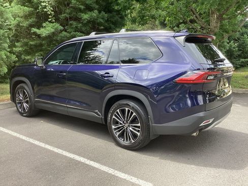 Used 2025 Toyota Grand Highlander AWD Hybrid image 9