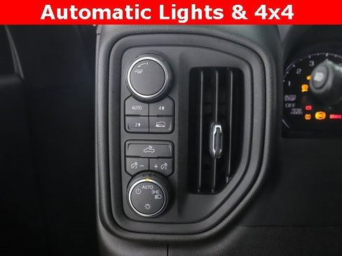 Used 2023 Chevrolet Silverado 1500 Custom image 20