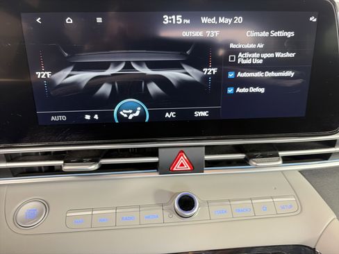 Used 2023 Hyundai Elantra Limited w/ Cargo Package FWD image 22
