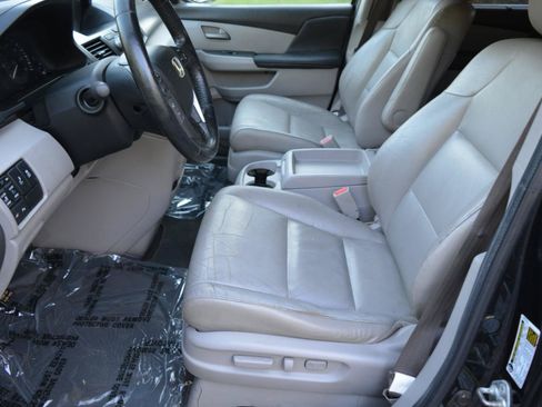 Used 2013 Honda Odyssey Touring Elite image 11