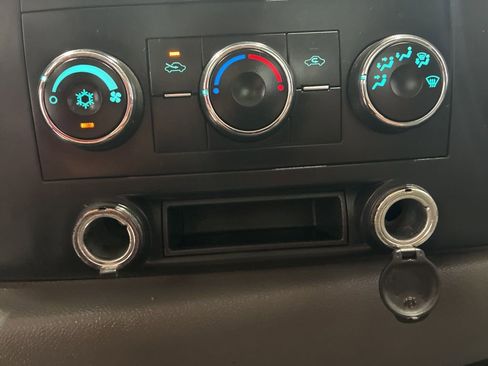 Used 2009 Chevrolet Silverado 3500 W/T image 22