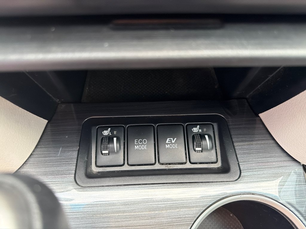 Used 2013 Toyota Camry XLE w/ Leather Pkg FWD image 20
