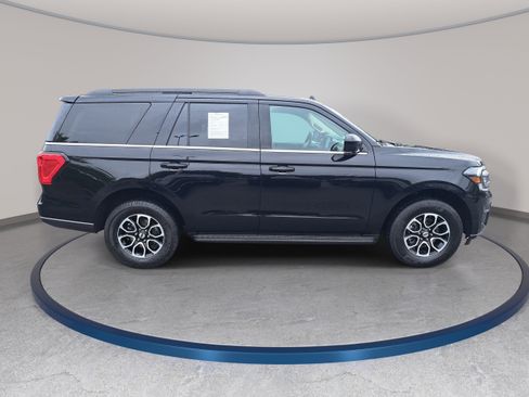 Used 2024 Ford Expedition XLT AWD/4WD image 4